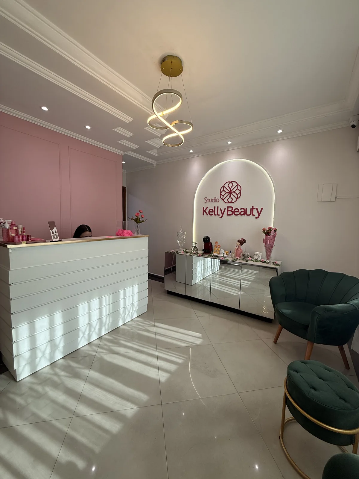 Interior do Studio Kelly Beauty